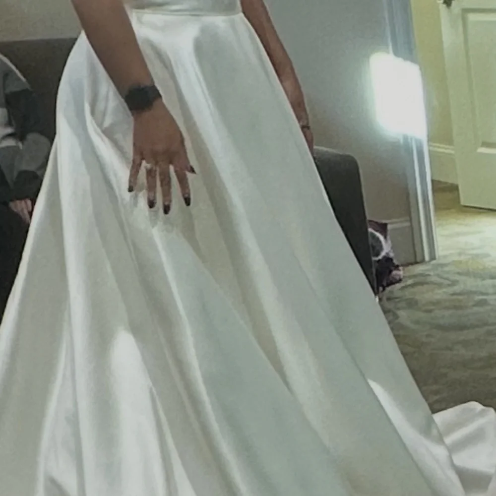 Essence of Australia Wedding Dress - Picture 3 of 7